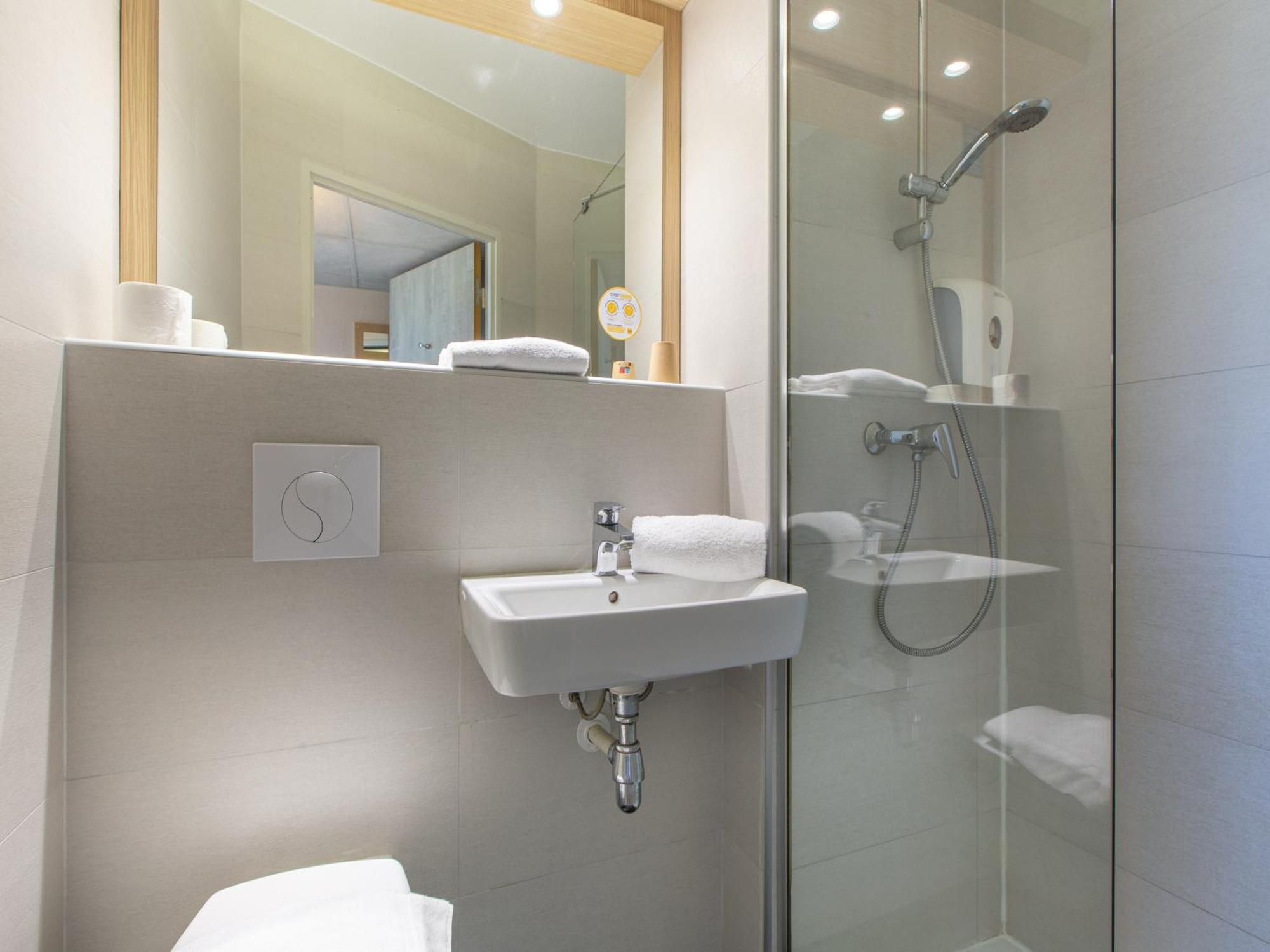 Hotel Premiere Classe Chartres Sud - 2*