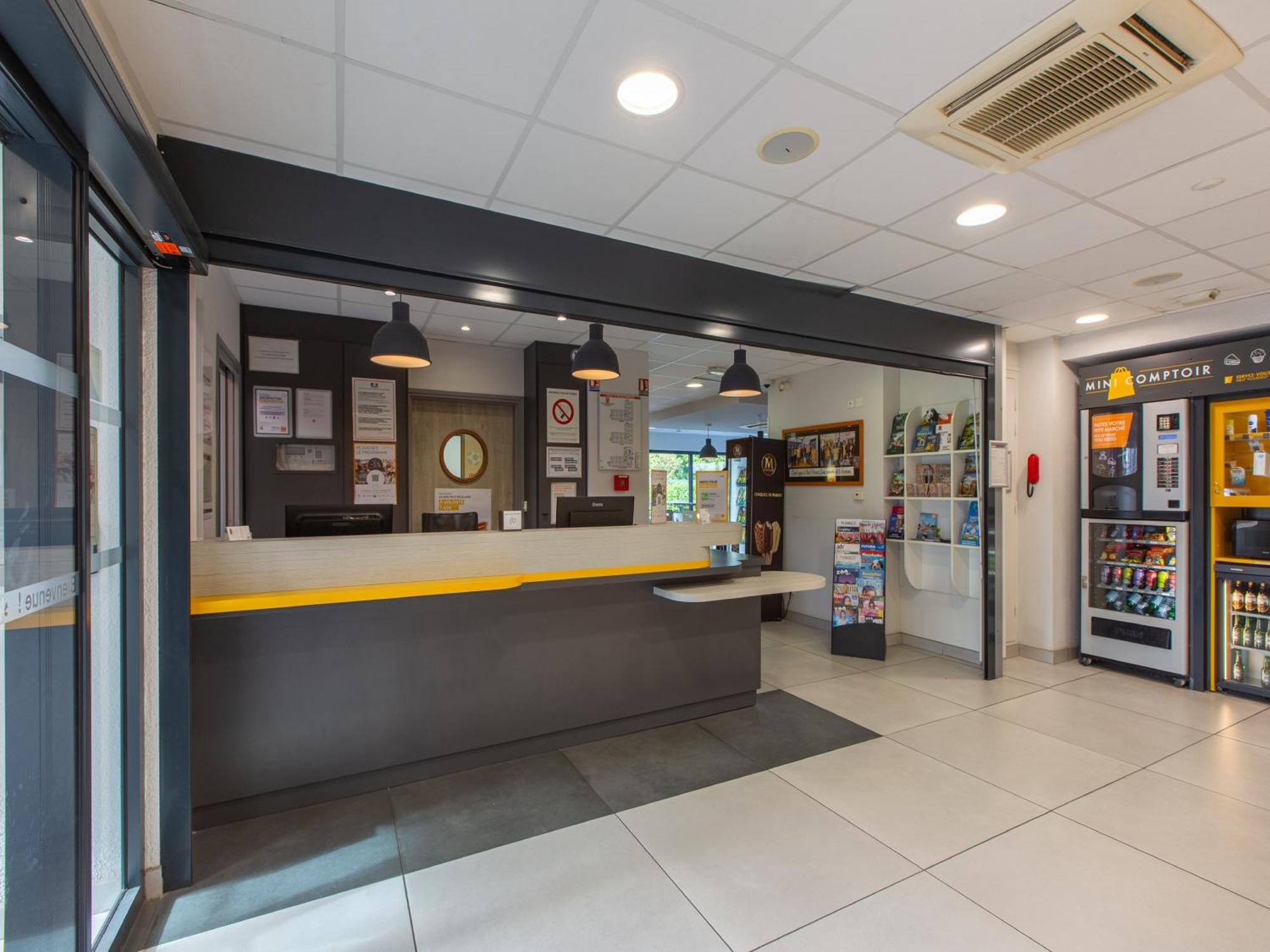 Hotel Premiere Classe Chartres Sud - 2*