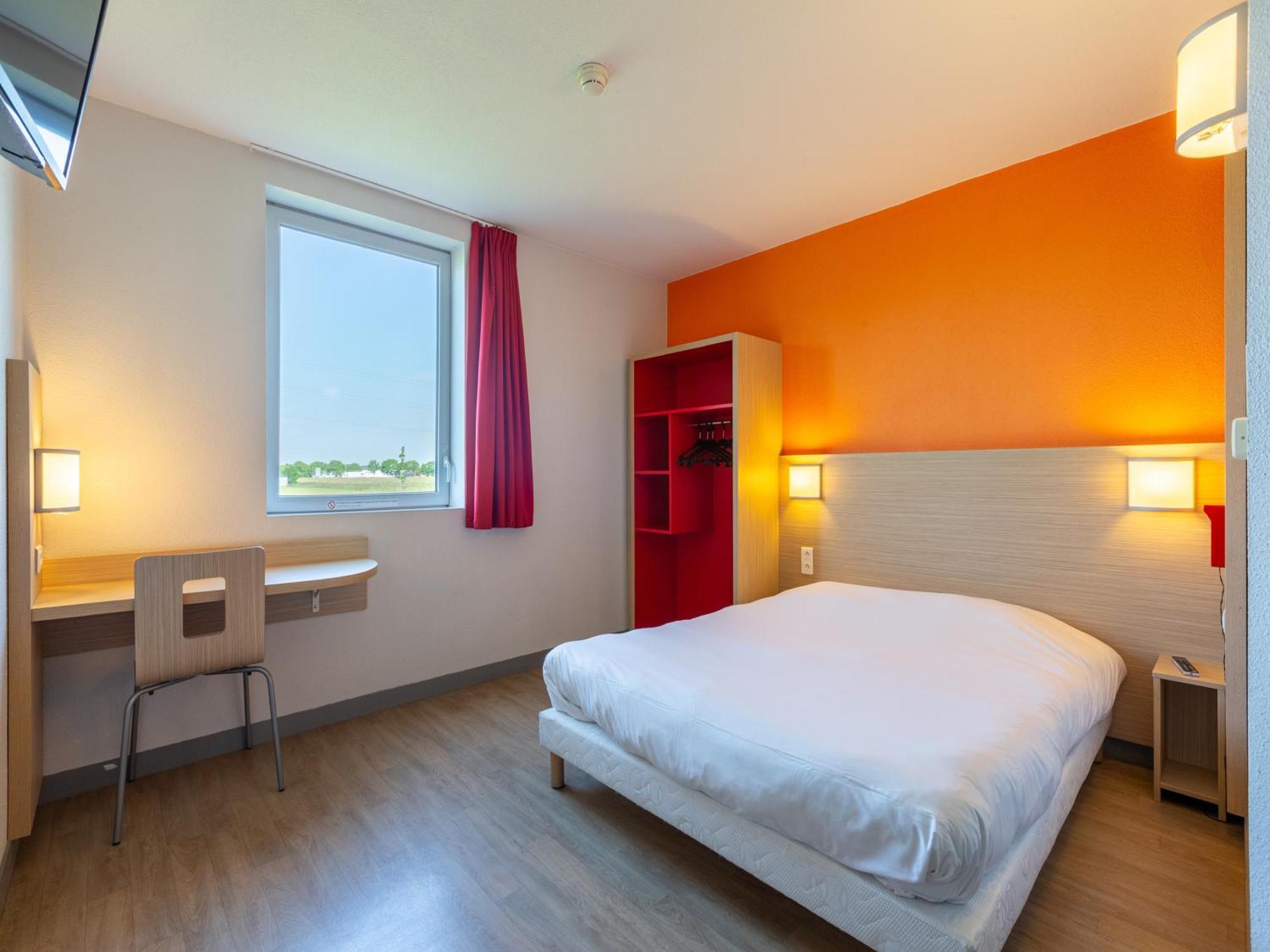 Hotel Premiere Classe Chartres Sud - Barjouville