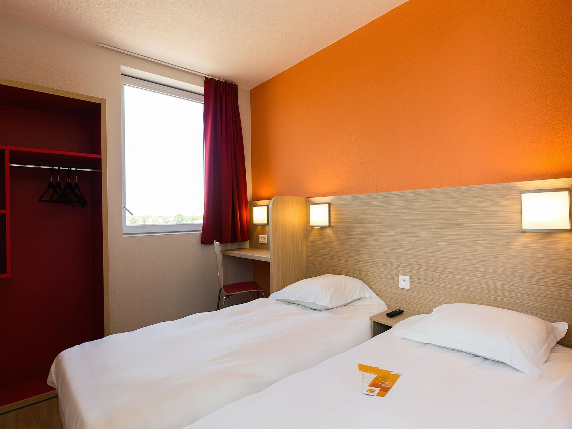 Hotel Premiere Classe Chartres Sud - 2*