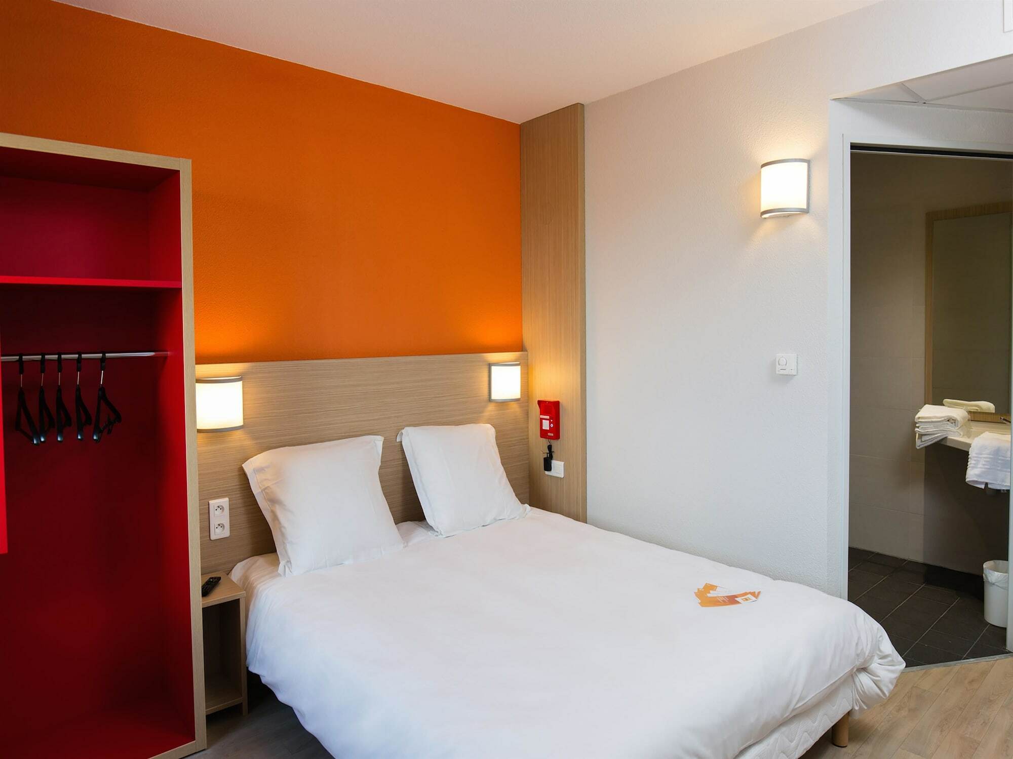 Hotel Premiere Classe Chartres Sud - 2*