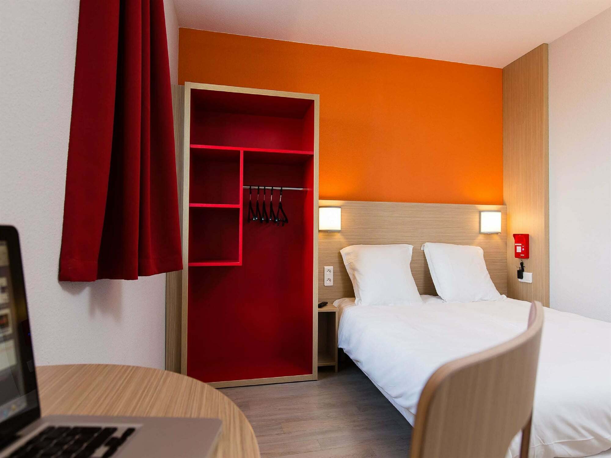 Hotel Premiere Classe Chartres Sud - Barjouville
